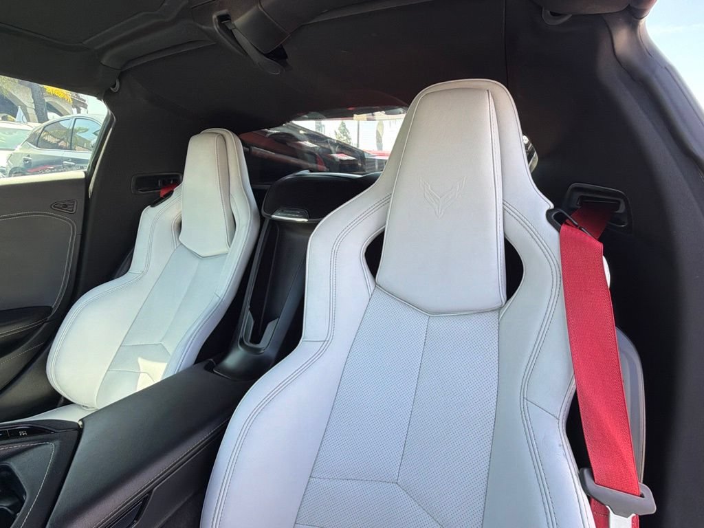Used 2022 Chevrolet Corvette Stingray Coupe w/ 1LT RWD image 24