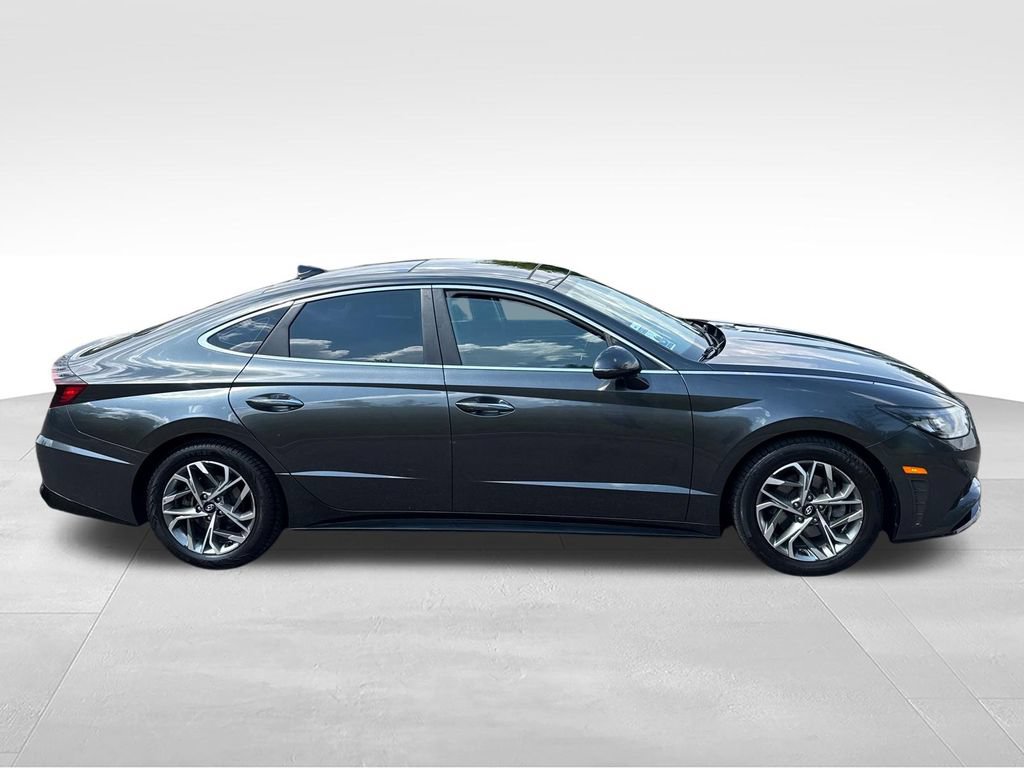 Used 2022 Hyundai Sonata SEL w/ Convenience Package FWD image 9
