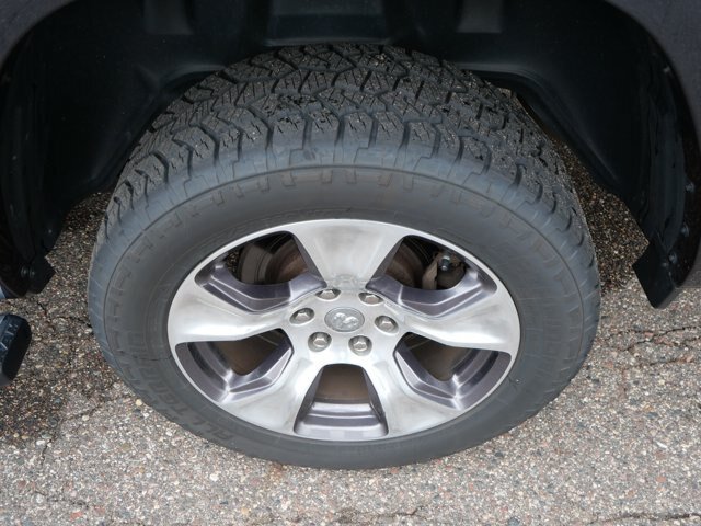 Used 2019 RAM 1500 Laramie AWD/4WD image 11