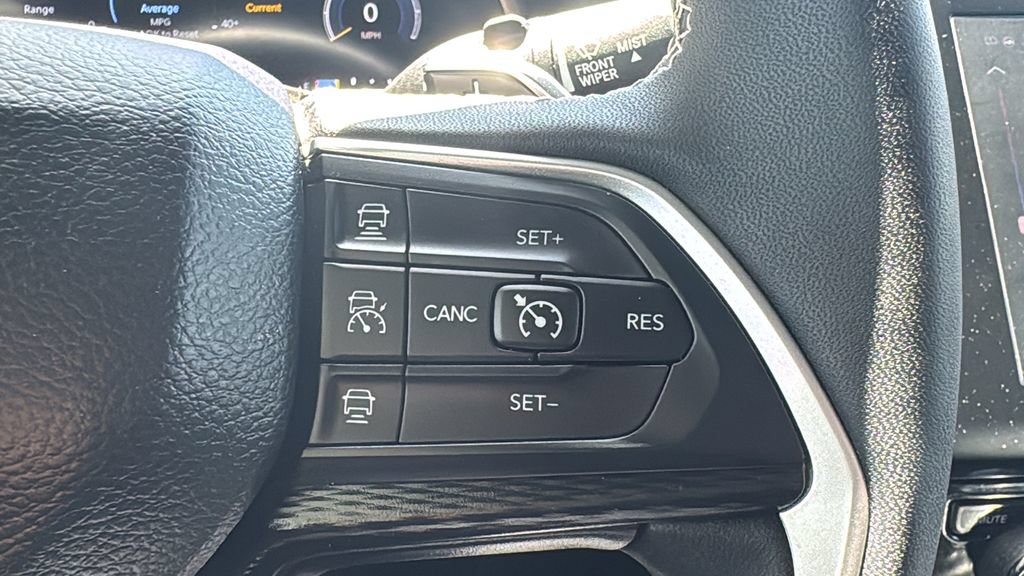 Used 2023 Jeep Grand Cherokee L Laredo AWD/4WD image 14