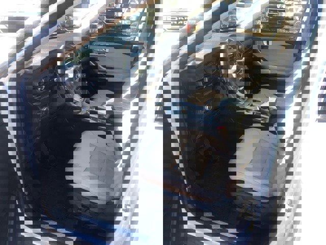 Certified 2021 Ford Explorer Limited w/ Equipment Group 301A image 6