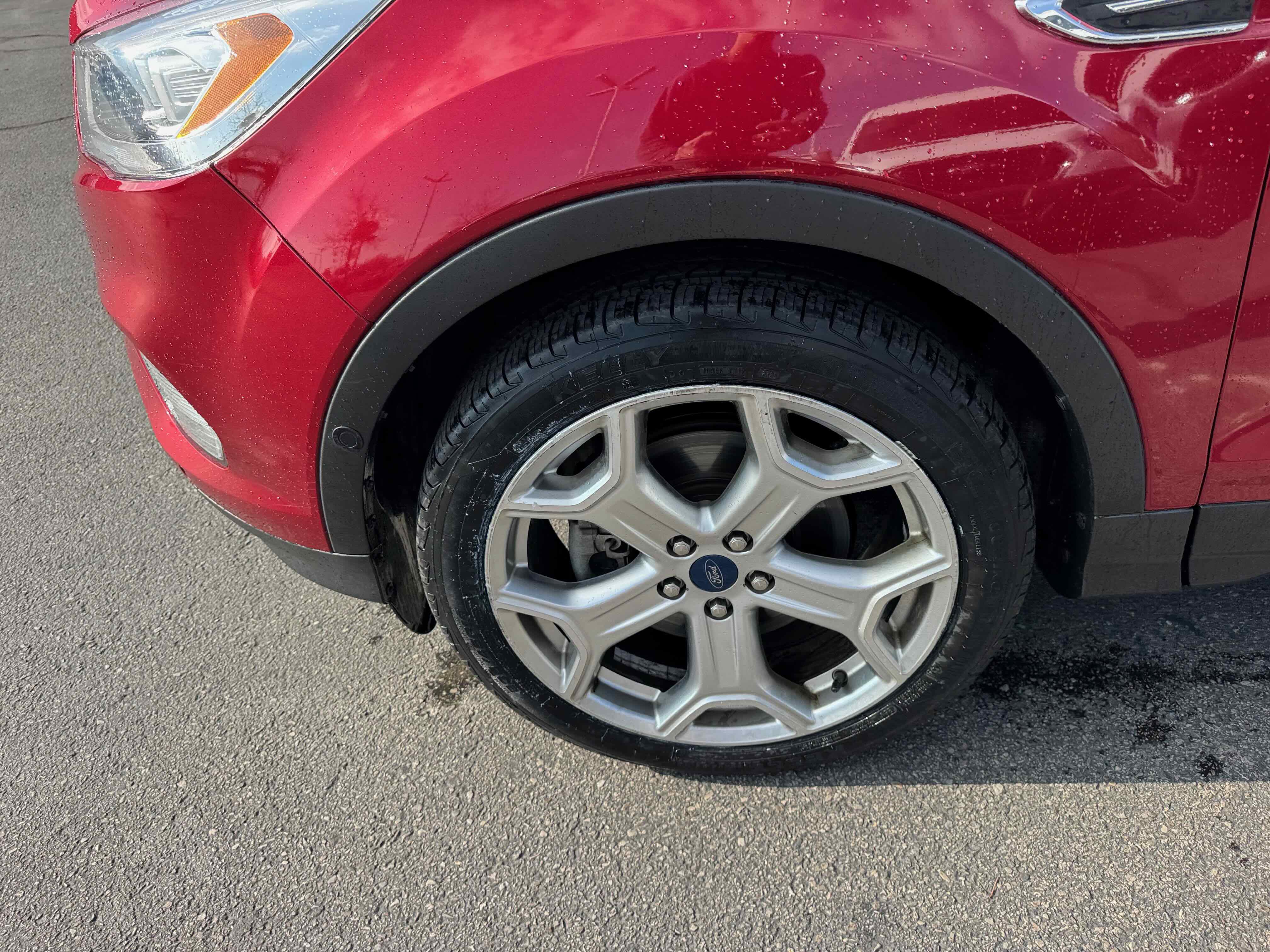 Certified 2019 Ford Escape Titanium image 14