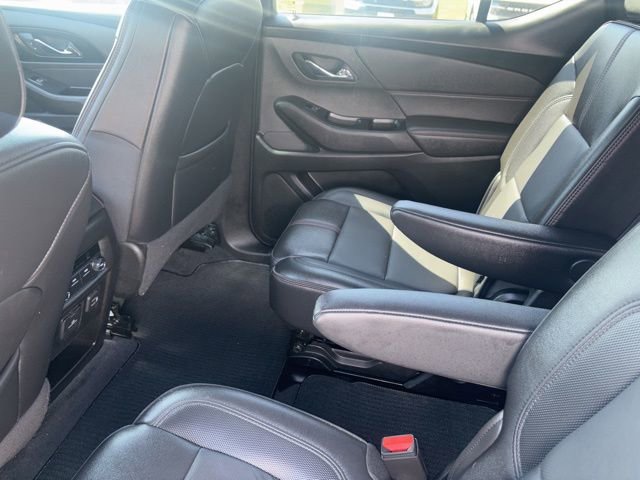 Used 2022 Chevrolet Traverse RS FWD image 16