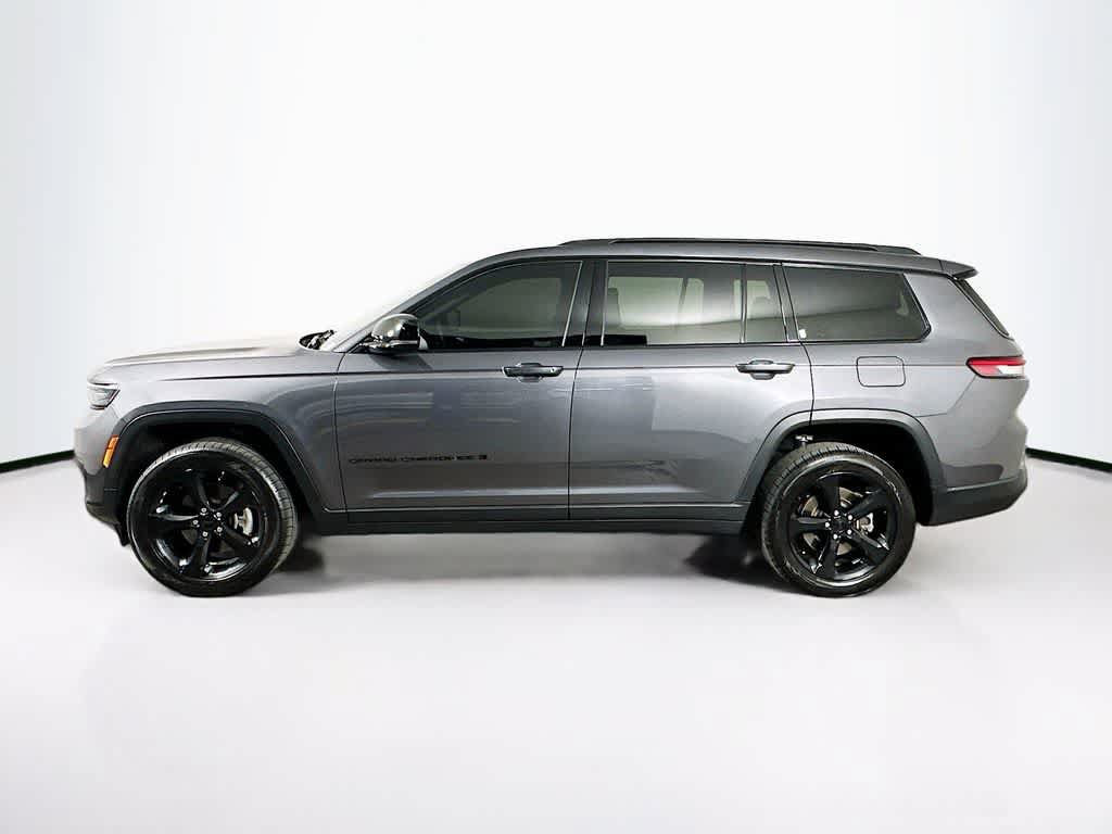 Used 2024 Jeep Grand Cherokee L Altitude RWD image 3