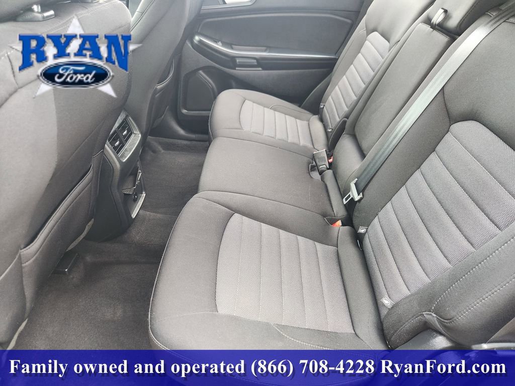 Certified 2024 Ford Edge SE image 21