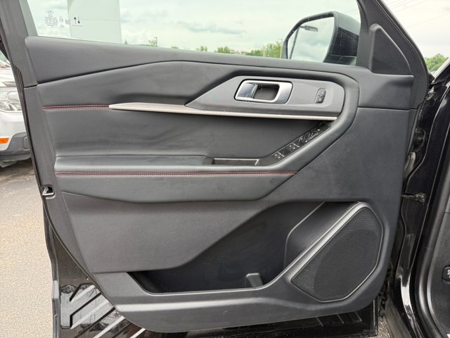 Certified 2025 Ford Explorer ST-Line AWD/4WD image 30