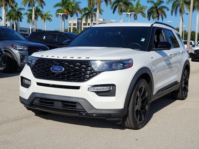 Certified 2022 Ford Explorer ST-Line w/ Class IV Trailer Tow Package RWD image 3