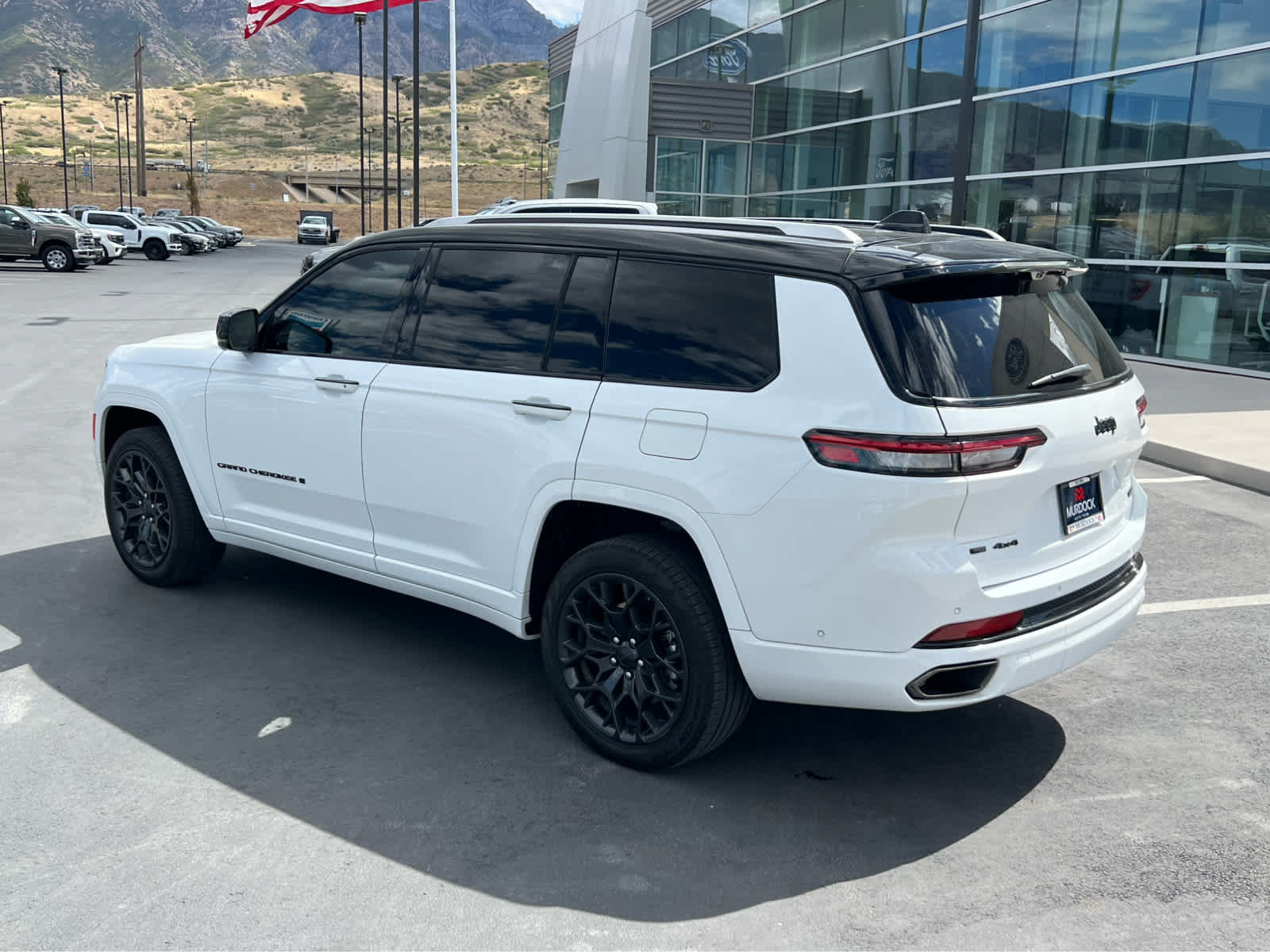 Used 2023 Jeep Grand Cherokee L Summit w/ Advanced Protech Group IV AWD/4WD image 12
