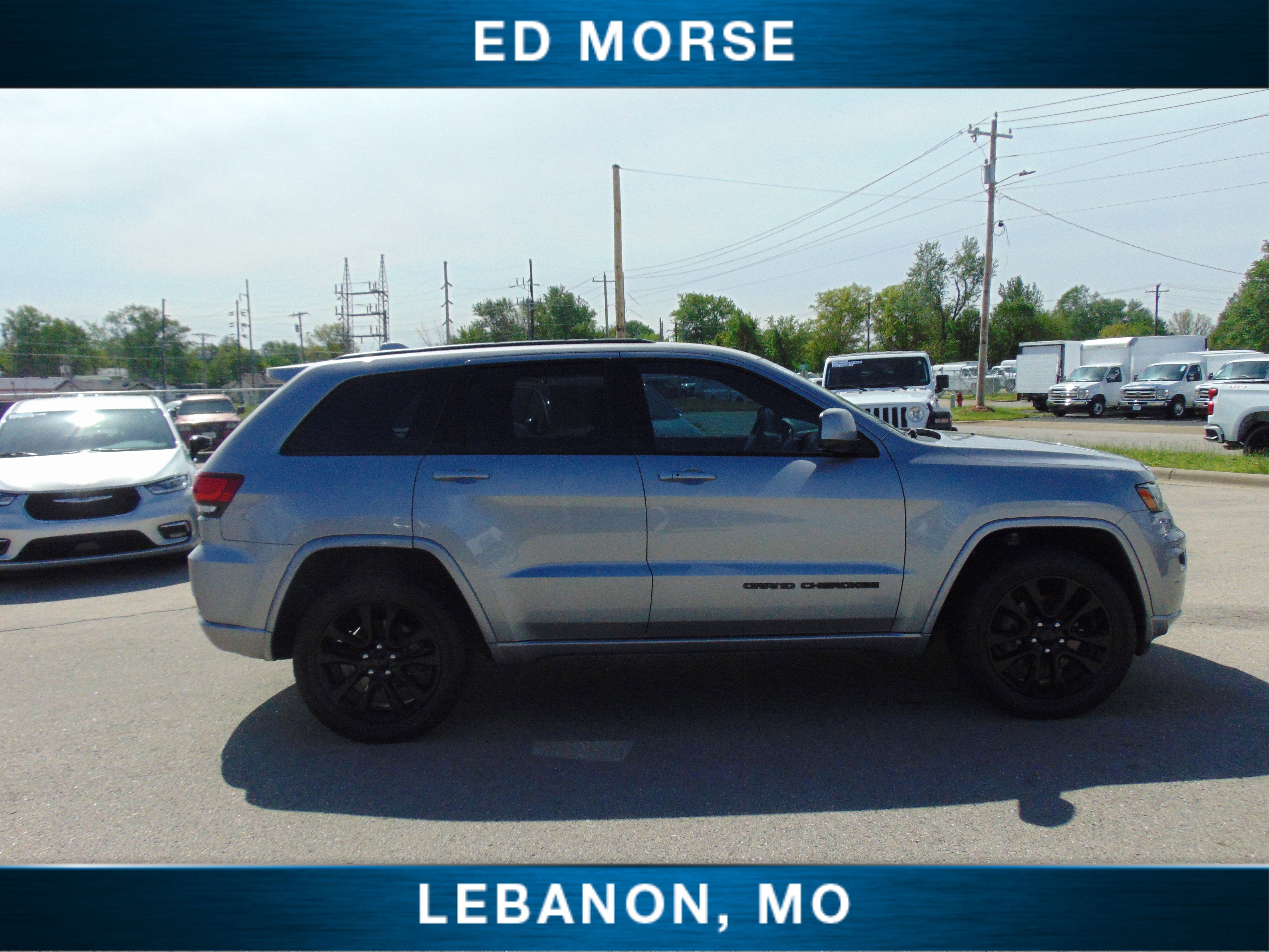 Used 2019 Jeep Grand Cherokee Altitude AWD/4WD image 5
