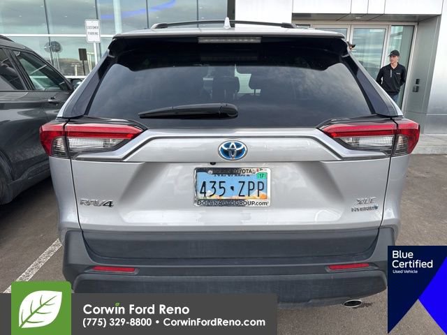 Used 2024 Toyota RAV4 XLE w/ Convenience Package image 5