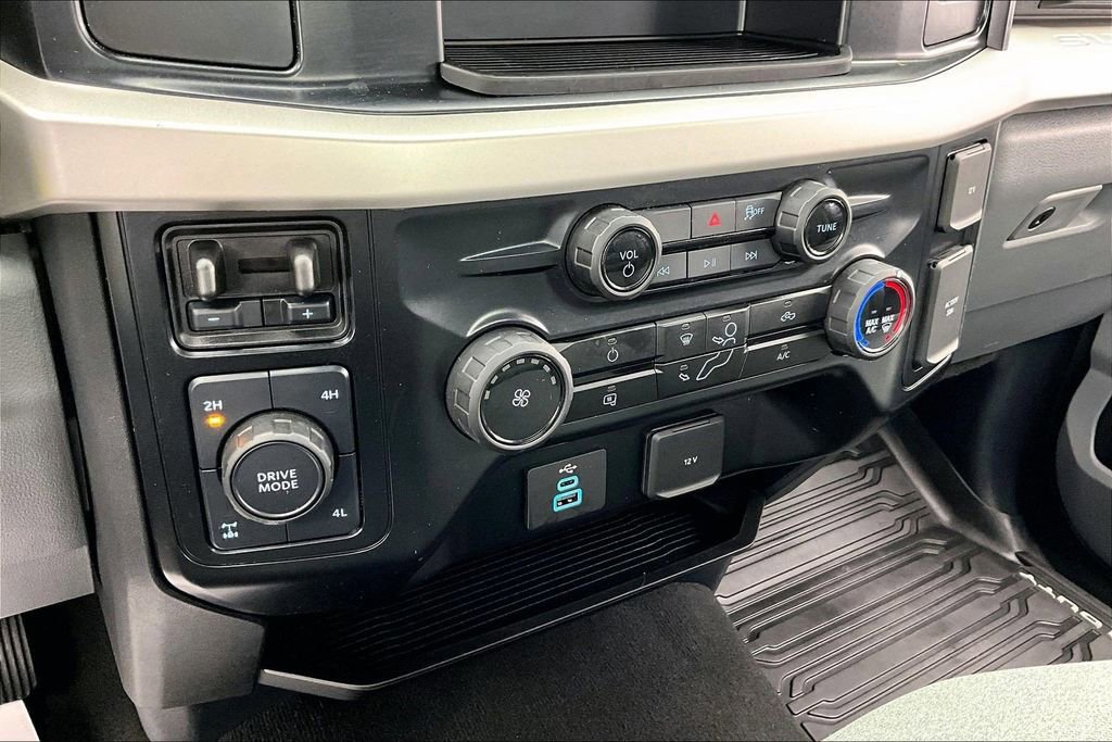 Certified 2025 Ford F350 XLT w/ FX4 Off-Road Package image 28