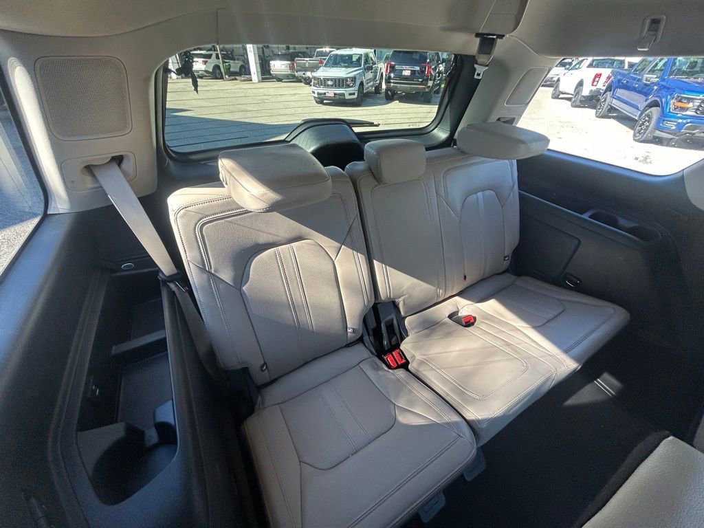 Certified 2023 Ford Expedition Limited image 32