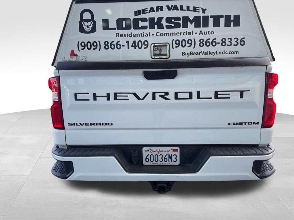 Used 2022 Chevrolet Silverado 1500 Custom w/ LPO, Blackout Package AWD/4WD image 9
