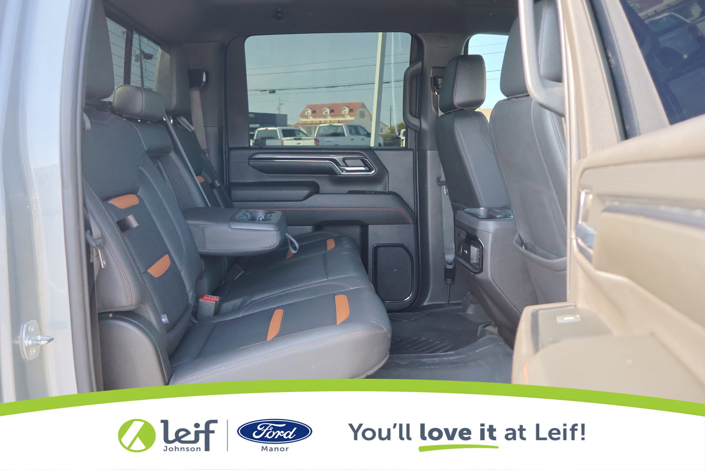 Used 2024 GMC Sierra 2500 AT4 w/ Technology Package image 34