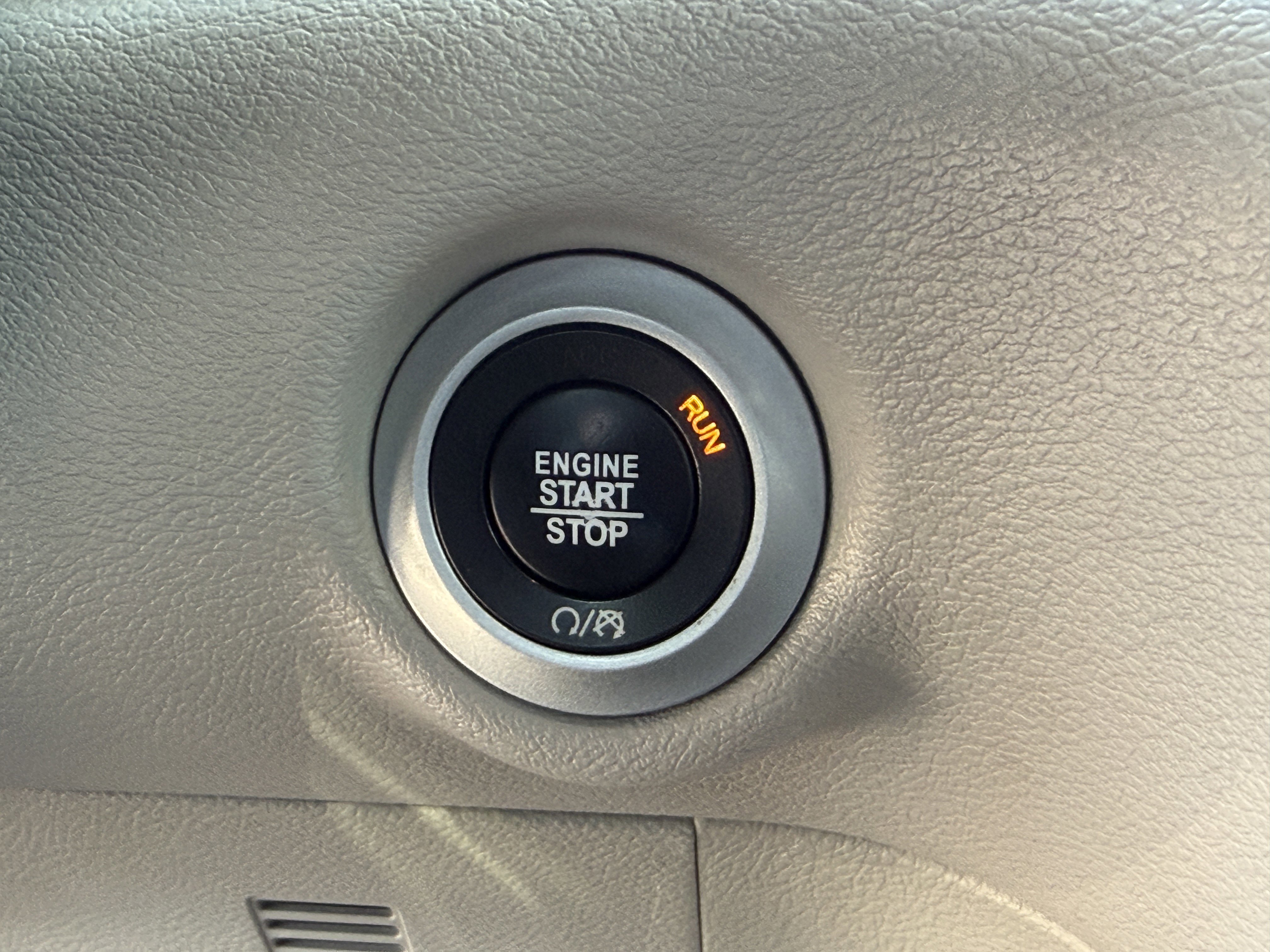 Used 2017 Chrysler Pacifica Touring-L image 18