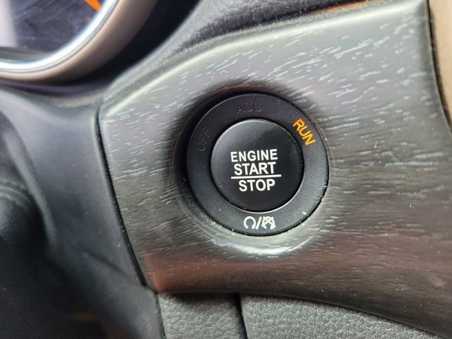 Used 2017 Jeep Grand Cherokee Laredo w/ Quick Order Package 23E AWD/4WD image 28