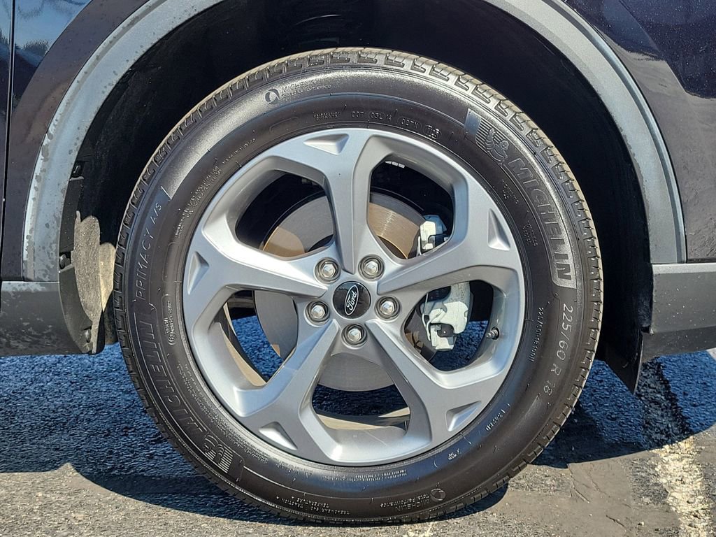 Certified 2025 Ford Escape ST-Line AWD/4WD image 9