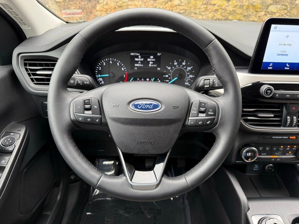 Certified 2021 Ford Escape SE w/ SE Sport Appearance Package image 16