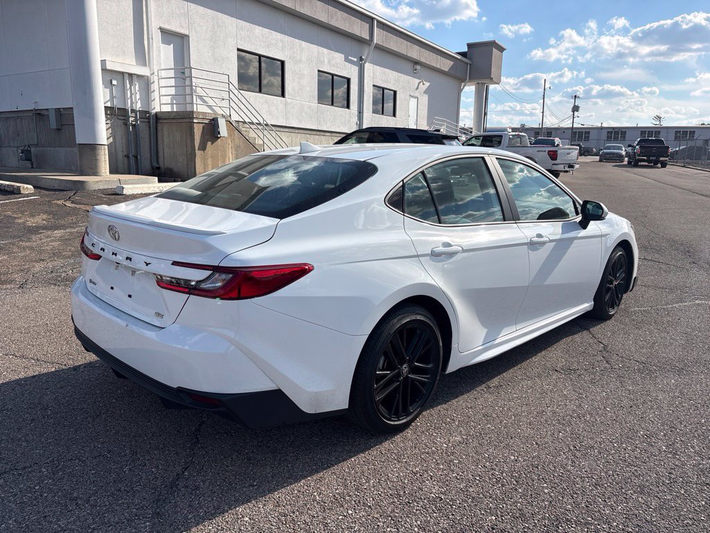 Used 2026 Toyota Camry SE FWD image 7