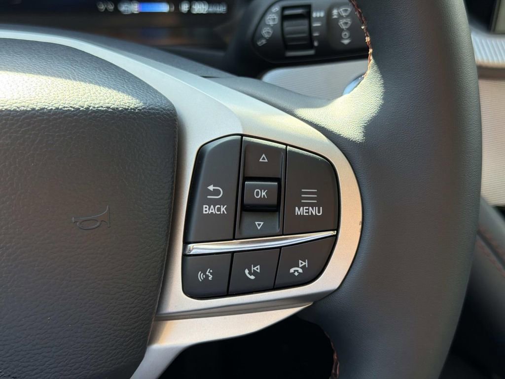 Certified 2025 Ford Explorer Active image 23