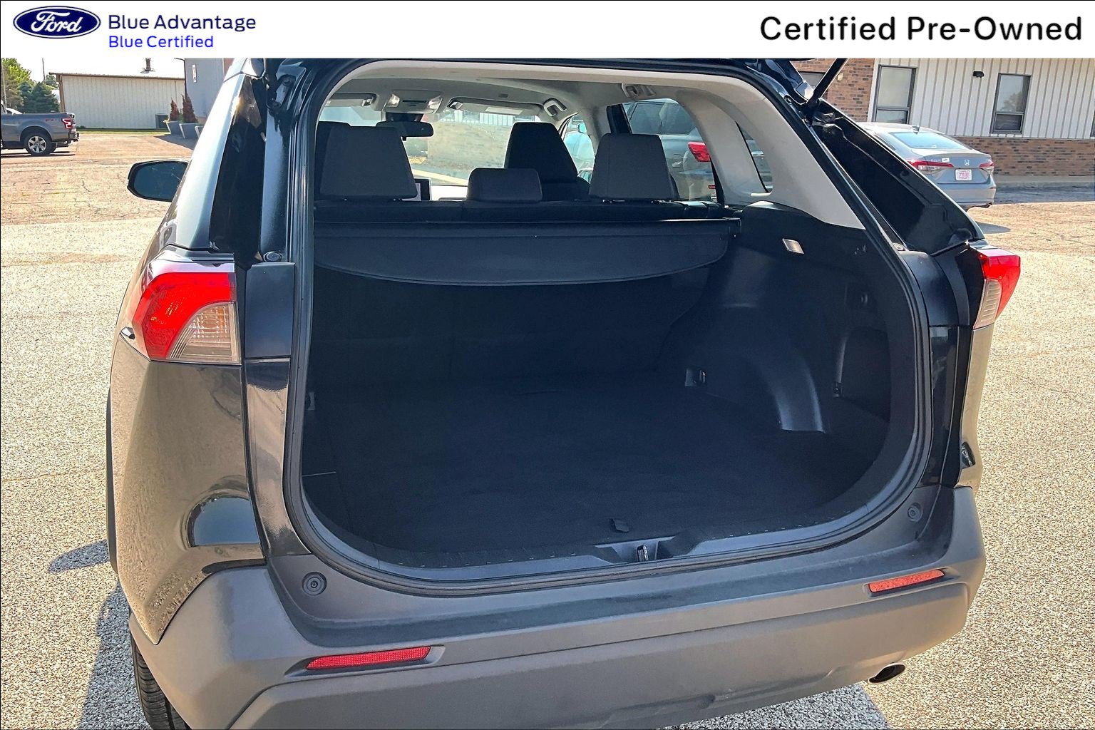 Used 2024 Toyota RAV4 XLE FWD image 19