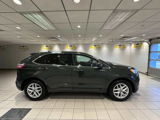 Certified 2024 Ford Edge SEL w/ Convenience Package AWD/4WD image 3