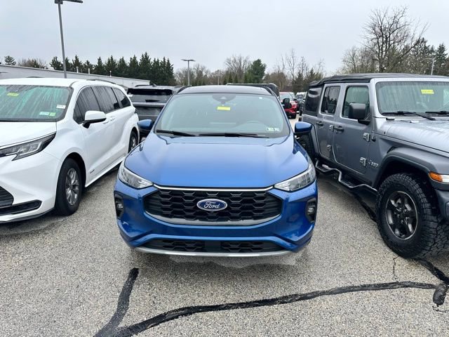 Certified 2023 Ford Escape ST-Line Select w/ Tech Pack #2 image 2