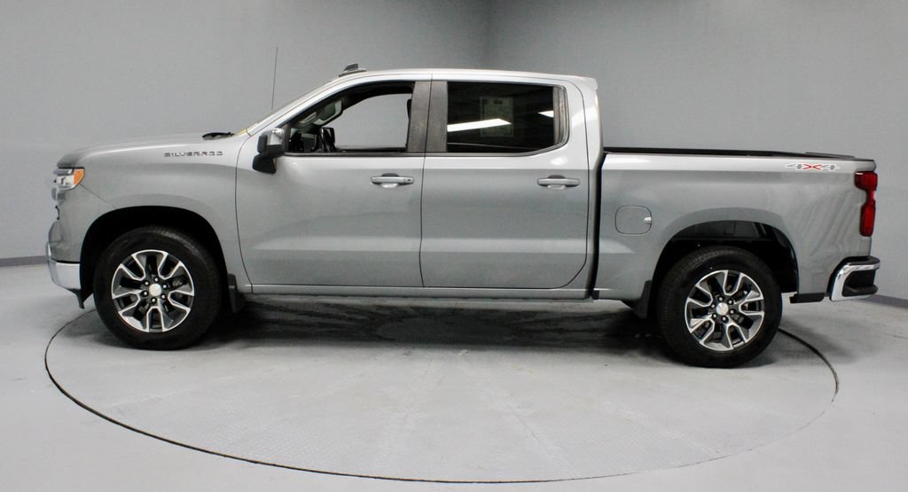 Used 2023 Chevrolet Silverado 1500 LT AWD/4WD image 7
