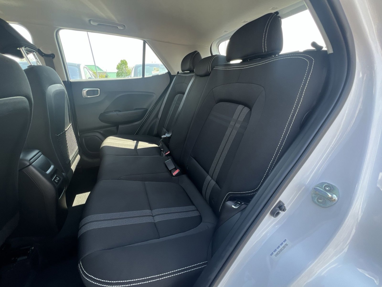 Used 2025 Hyundai Venue SEL FWD image 32