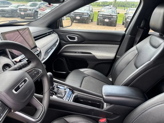 Used 2024 Jeep Compass Latitude AWD/4WD image 14