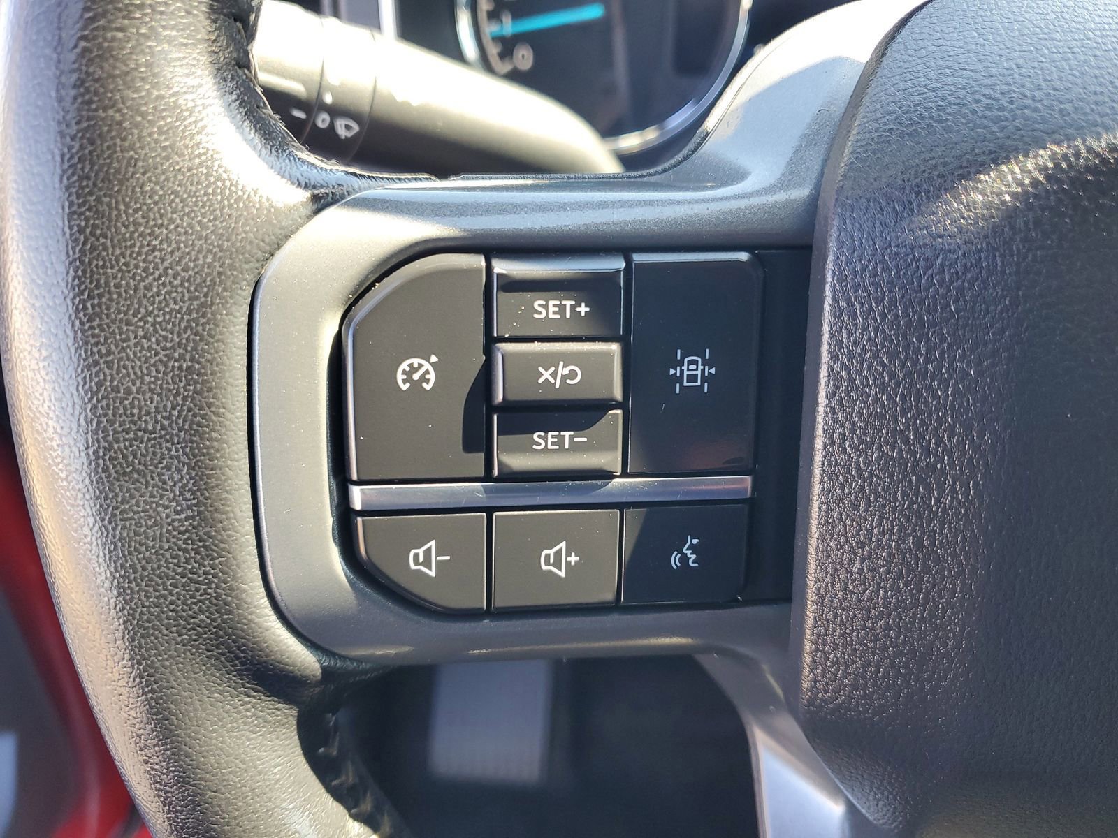 Certified 2022 Ford F150 XLT w/ Equipment Group 302A High image 20