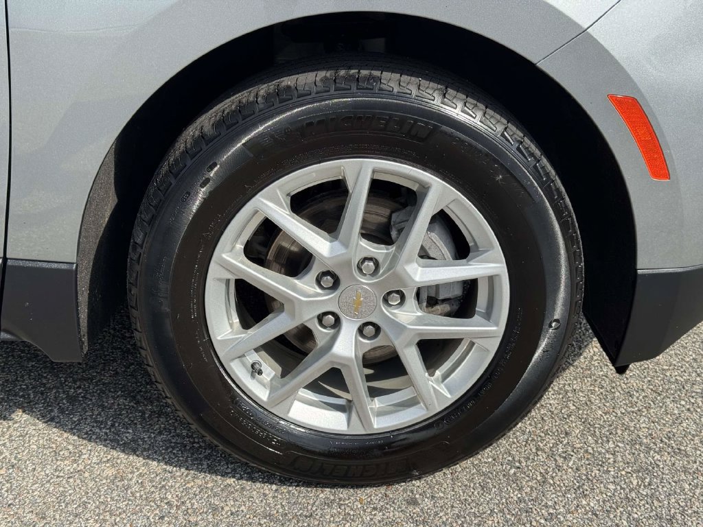 Used 2024 Chevrolet Equinox LT FWD image 27
