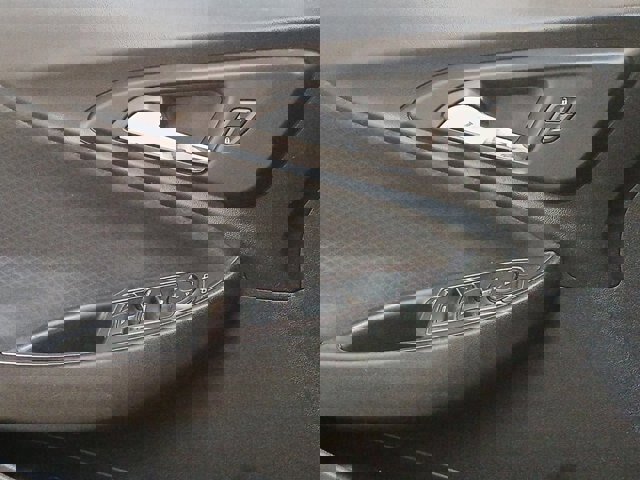 Used 2018 Chevrolet Malibu LT image 18