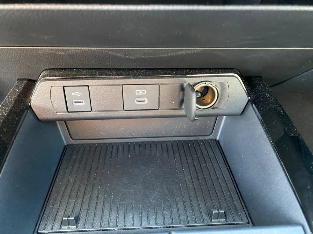 Used 2024 Toyota Prius Prime Premium FWD image 18