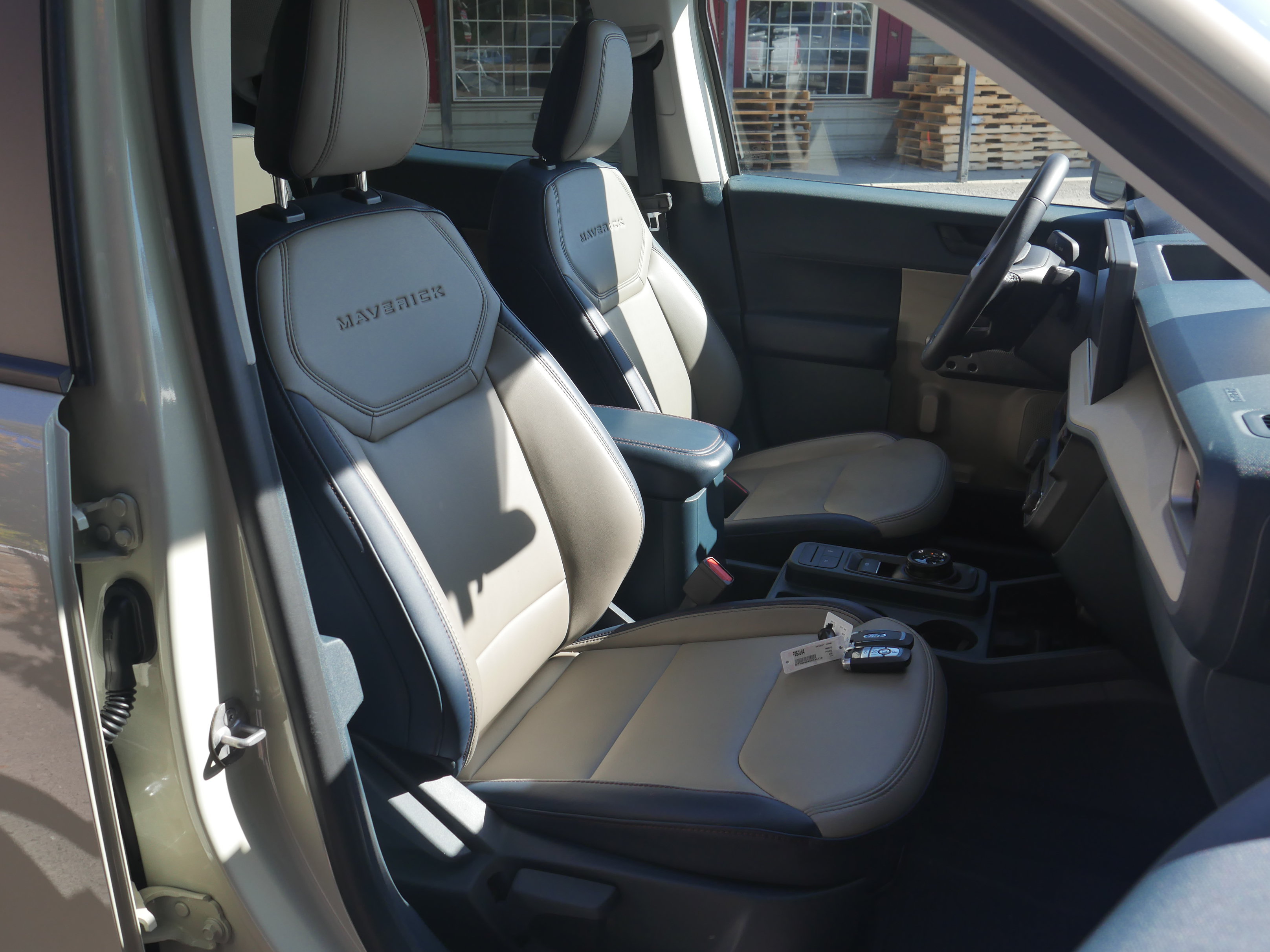 Certified 2025 Ford Maverick Lariat w/ 4K Tow Package AWD/4WD image 28