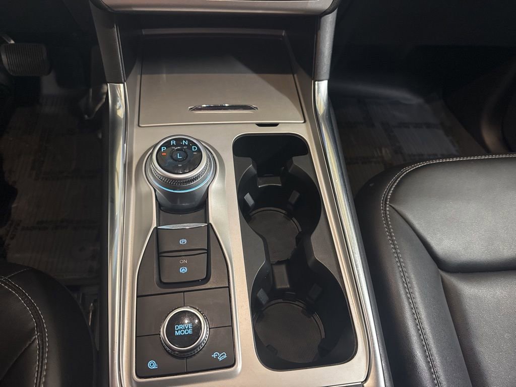 Certified 2022 Ford Explorer XLT w/ Equipment Group 202A image 31