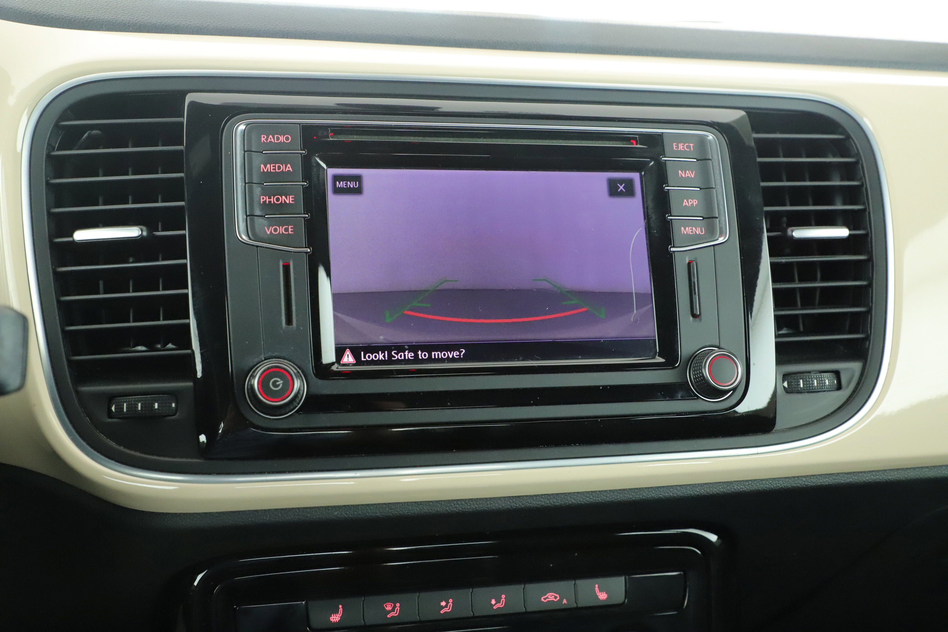 Used 2019 Volkswagen Beetle 2.0T Final Edition SEL image 19