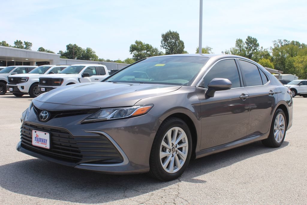 Used 2023 Toyota Camry LE FWD image 2