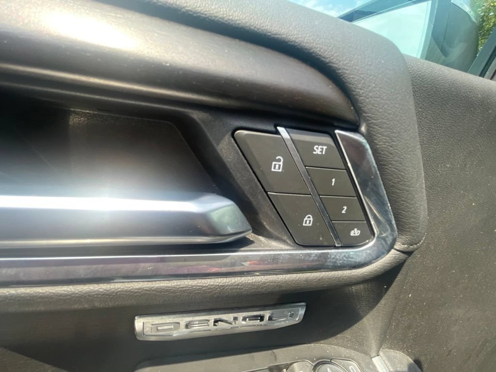 Used 2025 GMC Sierra 1500 Denali w/ Technology Package AWD/4WD image 6