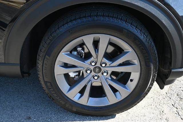 Certified 2024 Ford Explorer XLT w/ Equipment Group 202A AWD/4WD image 17