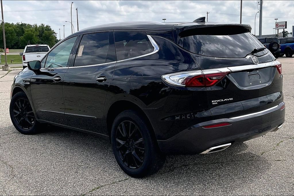 Used 2023 Buick Enclave Premium w/ Experience Buick Package AWD/4WD image 3
