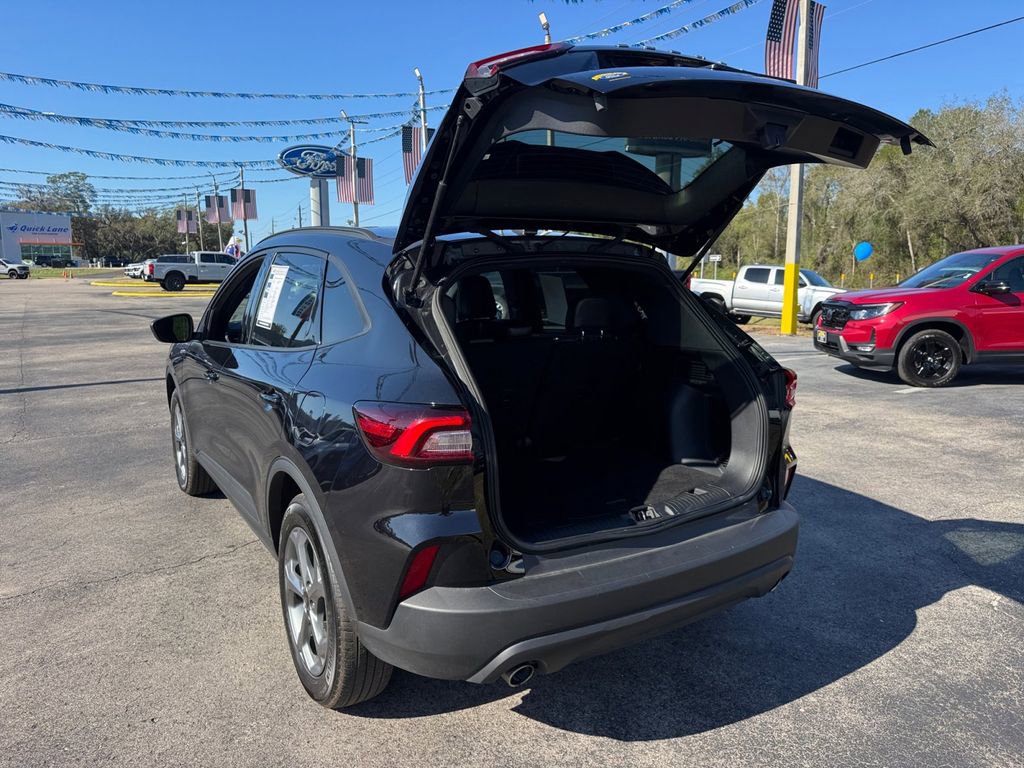Certified 2025 Ford Escape ST-Line AWD/4WD image 28