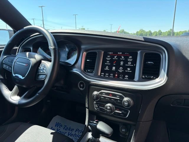 Used 2021 Dodge Charger SXT w/ Blacktop Package AWD/4WD image 25