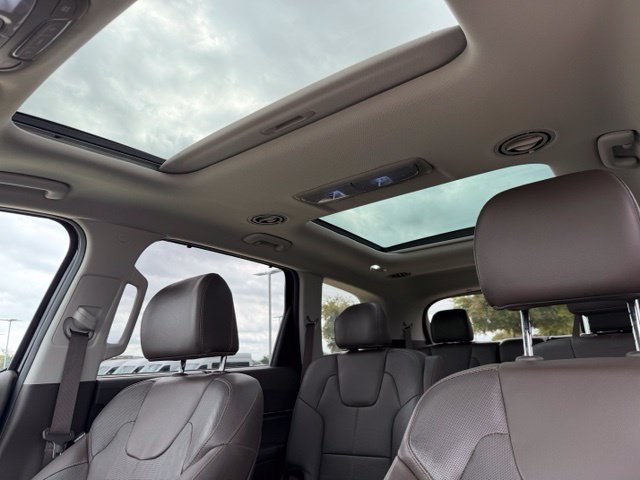 Used 2022 Kia Telluride SX w/ Nightfall Edition Package AWD/4WD image 26