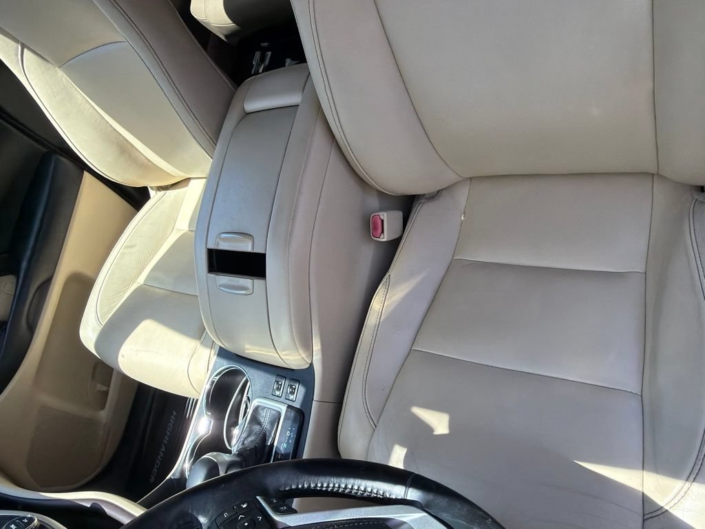 Used 2018 Toyota Highlander XLE AWD/4WD image 6