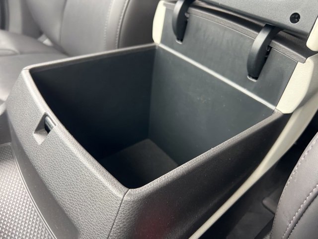 Used 2022 Kia Carnival LX image 19