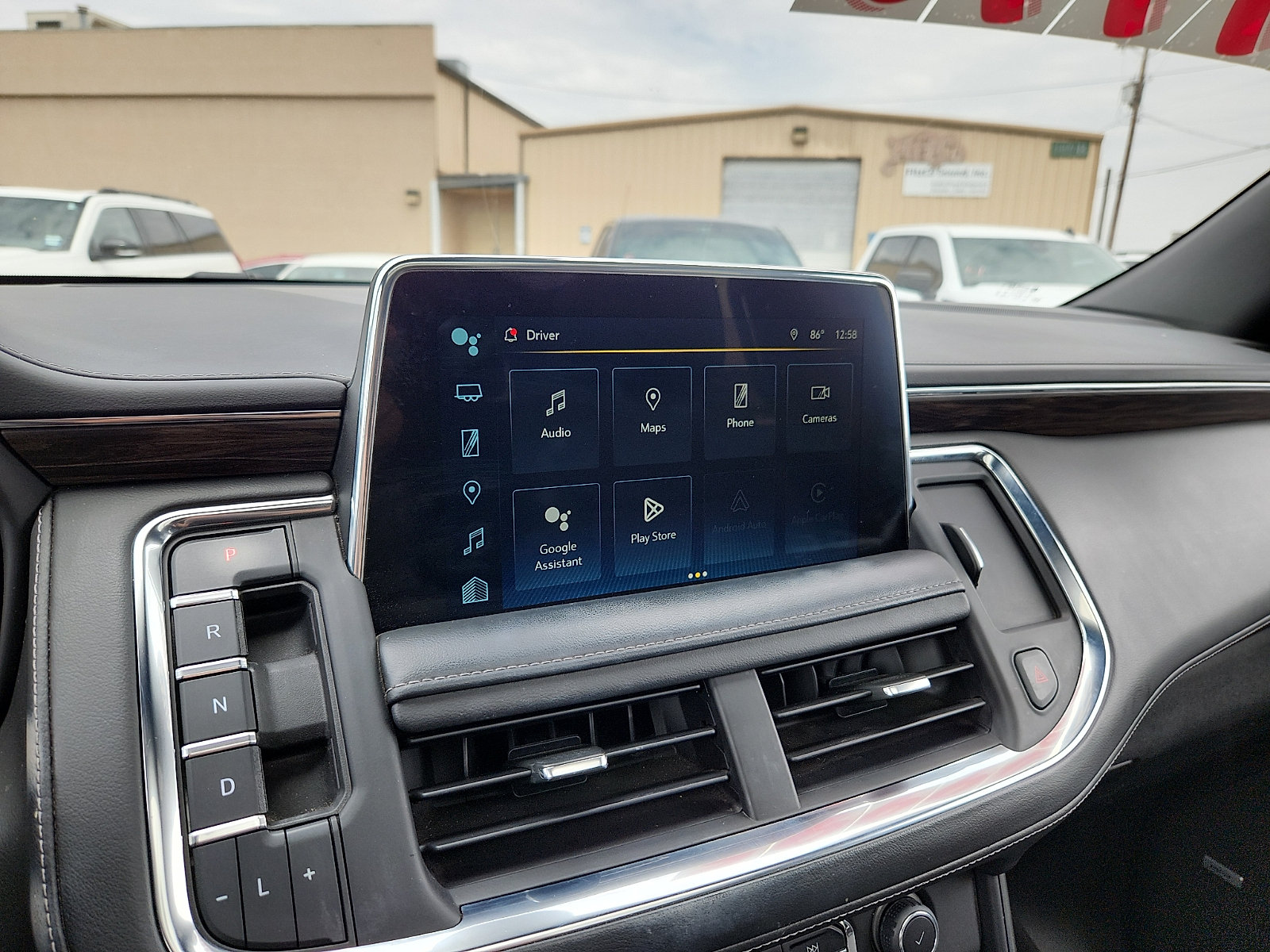 Used 2022 Chevrolet Tahoe Z71 w/ Luxury Package AWD/4WD image 12