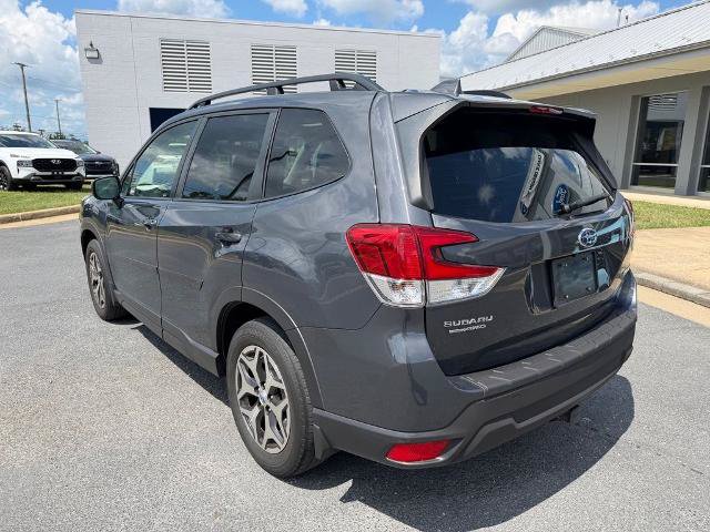 Used 2022 Subaru Forester Premium AWD/4WD image 3