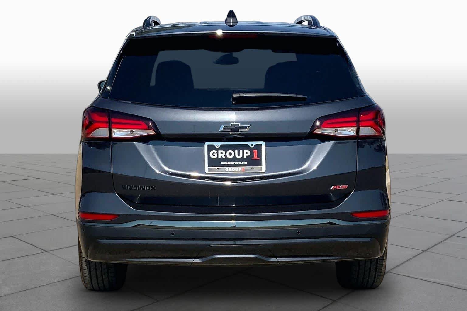 Used 2022 Chevrolet Equinox RS w/ RS Leather Package FWD image 5