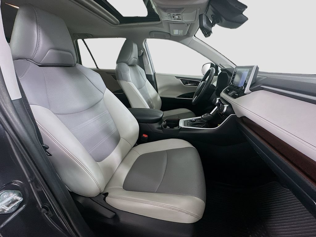 Used 2020 Toyota RAV4 Limited AWD/4WD image 31